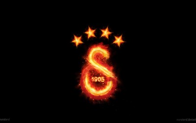 英皇体育动态-于帕梅卡诺被换下怒摔水瓶